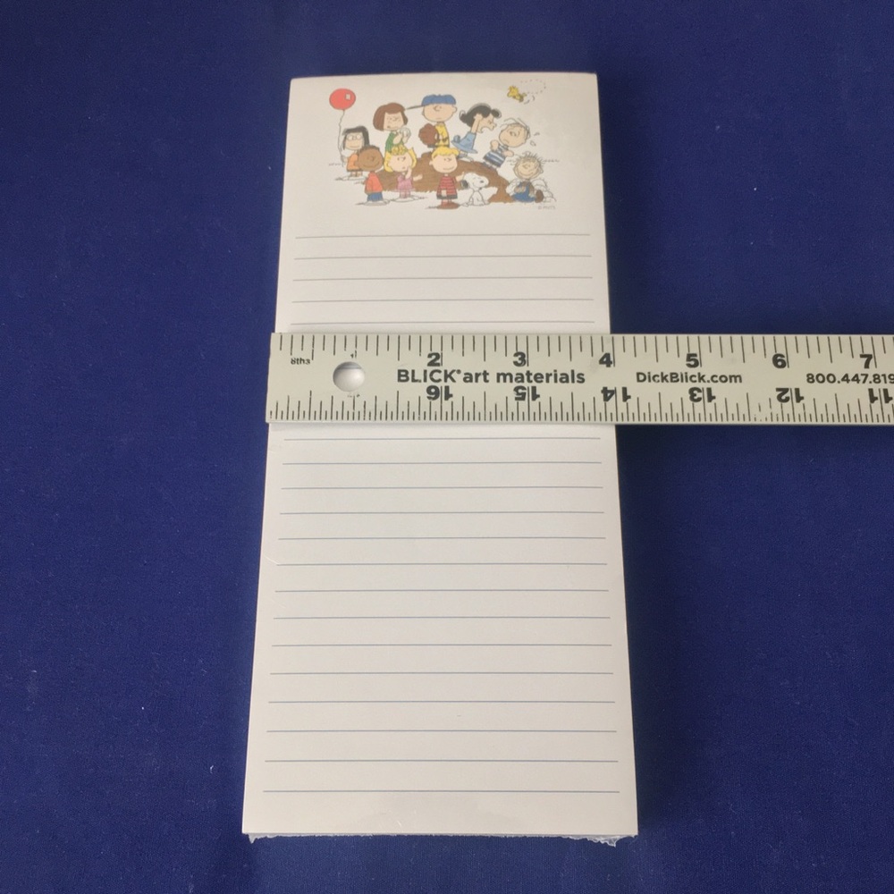 Peanuts Charlie Brown and Friends Magnetic Notepad - Picture 6 of 6